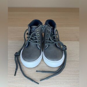 Nautica Charcoal High-Top Boys Sneakers Size 5